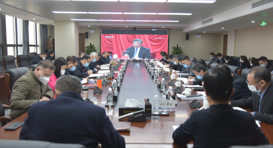 陜鋼集團黨委理論學(xué)習(xí)中心組學(xué)習(xí)中省紀委二次全會精神、省政府工作報告、陜煤集團三屆二次職代會精神
