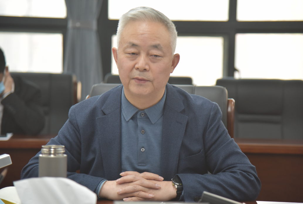 陜鋼集團黨委理論學(xué)習(xí)中心組學(xué)習(xí)中省紀委二次全會精神、省政府工作報告、陜煤集團三屆二次職代會精神