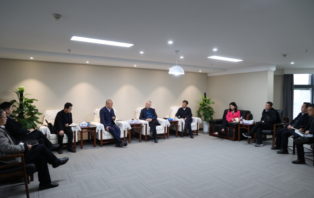 寶雞育才集團黨委書記、董事長史軍輝一行到陜鋼集團座談交流