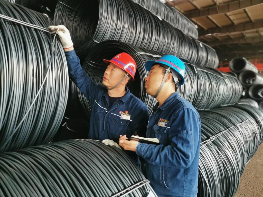 深學細悟強黨性 篤行實干建新功 ——龍鋼公司黨委高標準推進主題教育