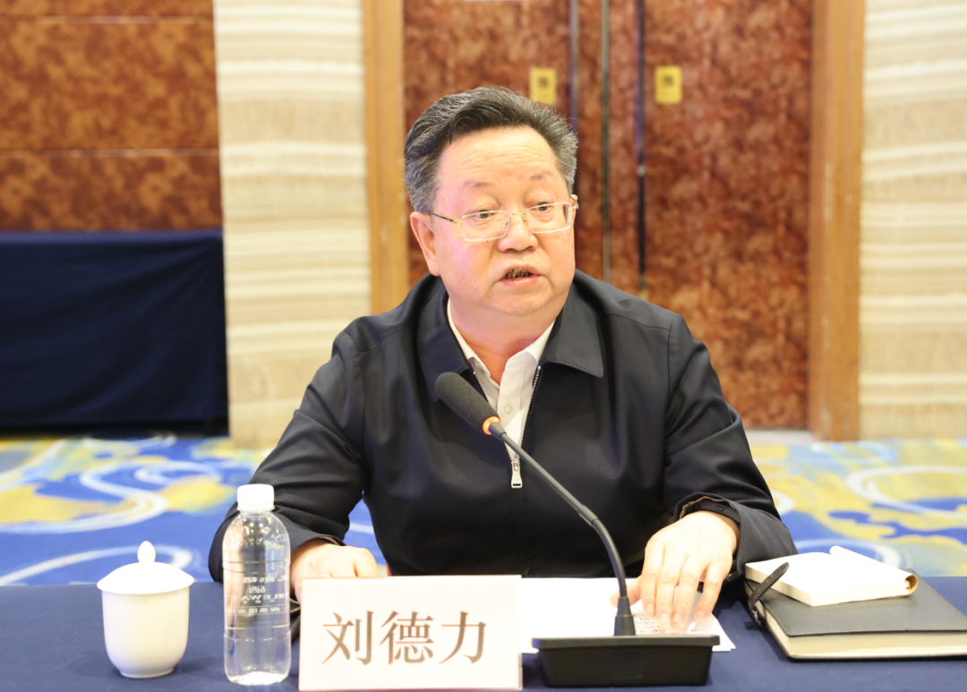 楊冠軍：要堅持結構優化調整，立足我省現狀、前瞻布局未來——省鋼鐵深加工產業鏈調研座談會在陜鋼集團召開