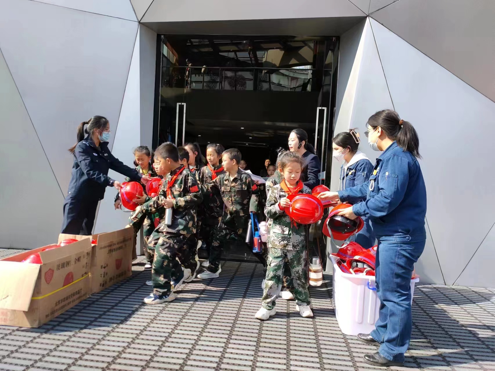 文旅“紅”與保衛“藍” 守衛千人研學之旅