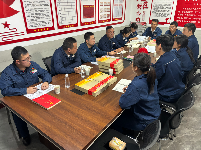 龍鋼公司黨委“三點一線”提升支部建設(shè)質(zhì)效