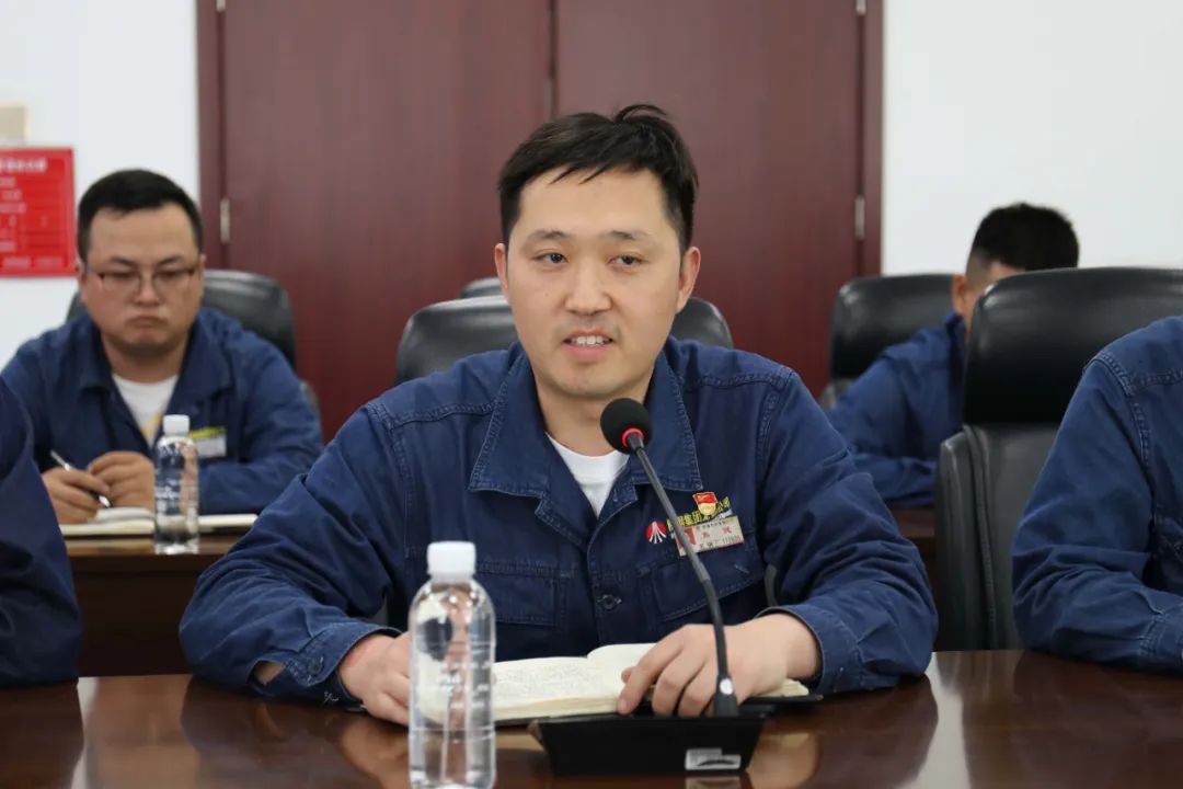 龍鋼公司團(tuán)委召開“激揚(yáng)青春之力 奮斗正當(dāng)其時”青年座談會