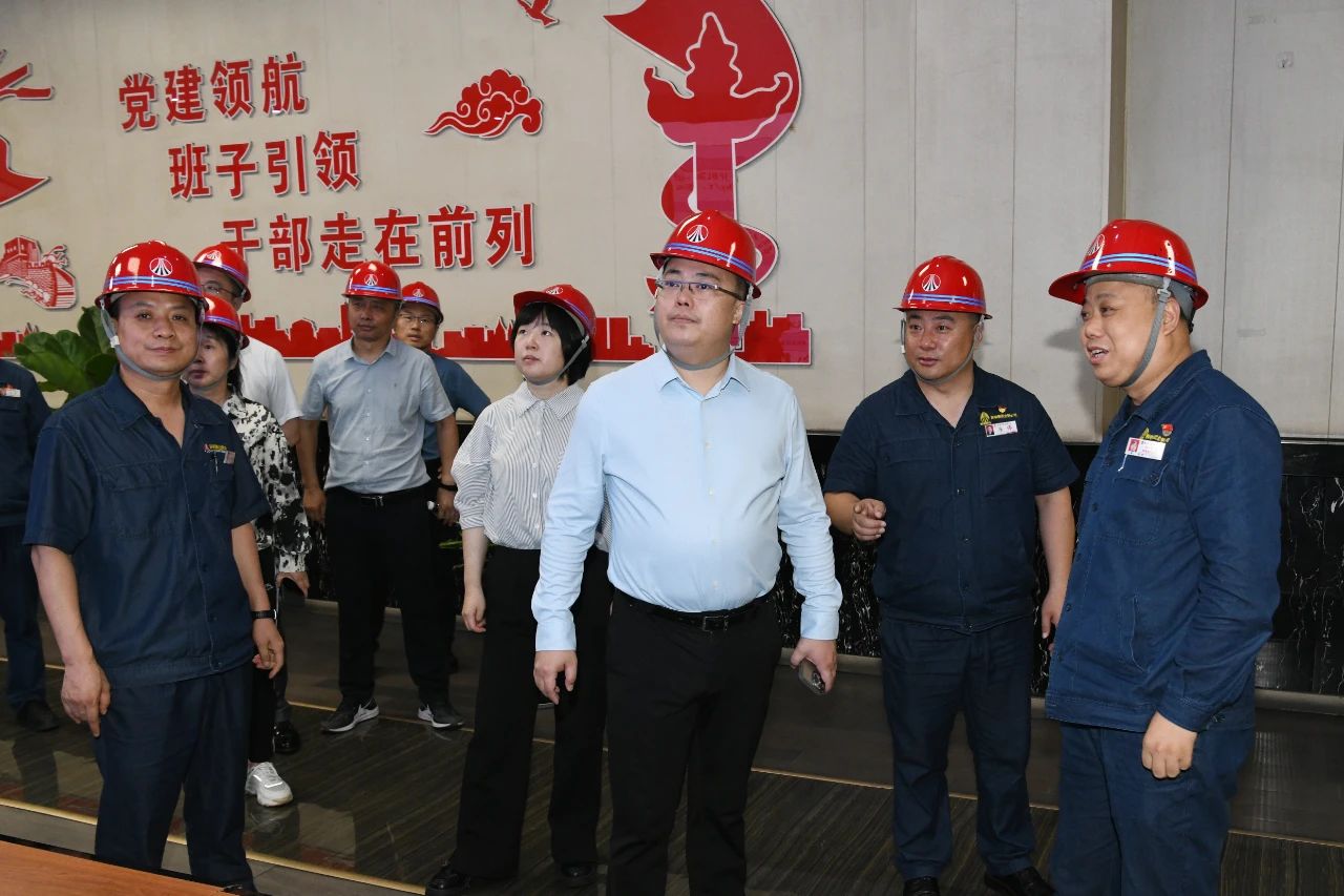 陜煤集團戰略規劃部一行來陜鋼集團龍鋼公司調研