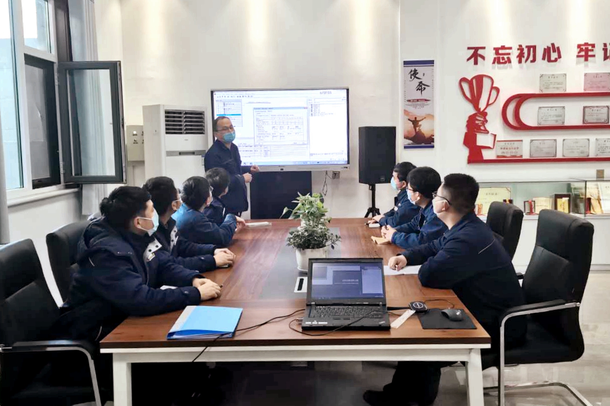 百花齊放春滿園 ——龍鋼公司煉鐵廠電氣自動化專業技能人才成長記